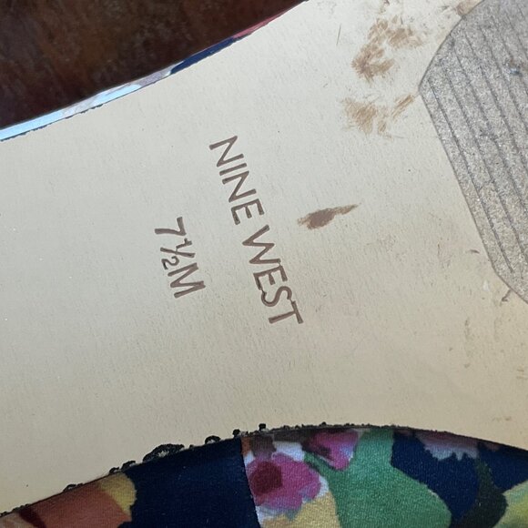 Woman's Heels Nine West Arlene 2 Size 7.5 W Floral Print Pumps Heels GUC - Picture 5 of 10